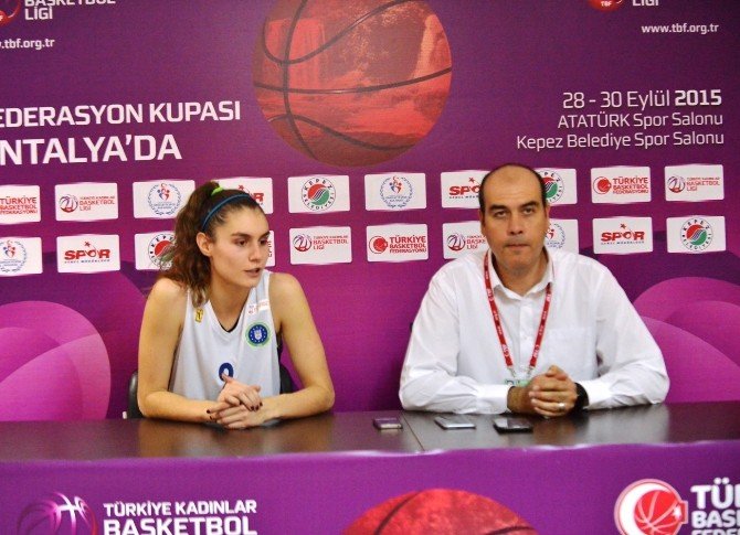 Bursa Büyükşehir Belediyespor’un Perileri Çeyrek Finalde