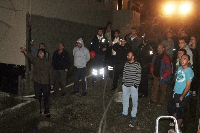 Buzdolabından Çıkan Yangın Evi Kül Etti: 1 Ölü, 1 Yaralı