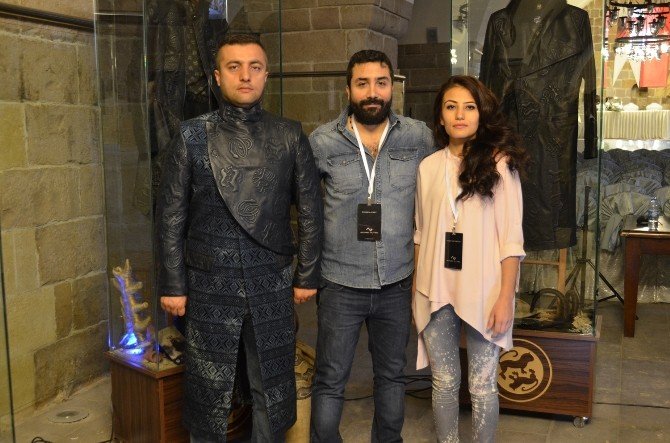 Film Festivalinin Konukları Ünlü Tasarımcının Sergisini Gezdi