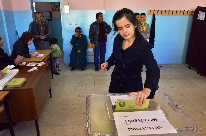 Milletvekili Şahin, Oyunu Kullandı