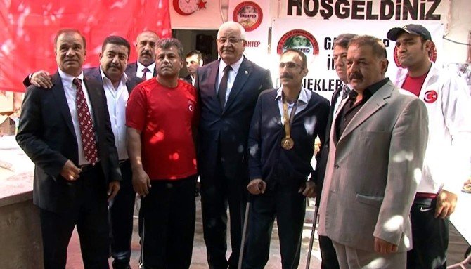 Gaziantep’in Dünya Şampiyonları Basına Tanıtıldı
