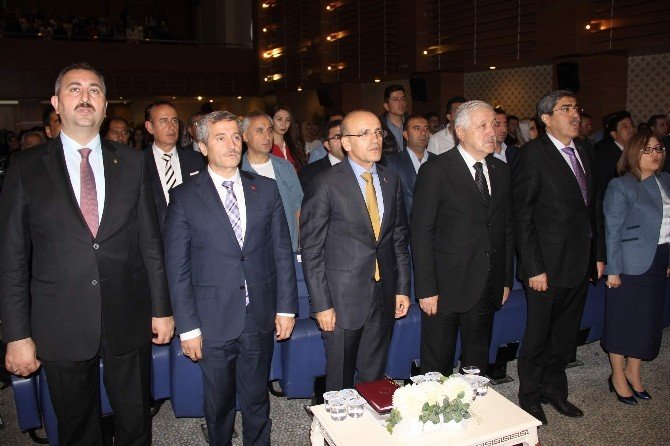 Bakan Şimşek: “Biz Demokrasi, Hak, Özgürlükleri İyileştirirken Bazıları Da Türkiye’yi Bölme Çabasında”