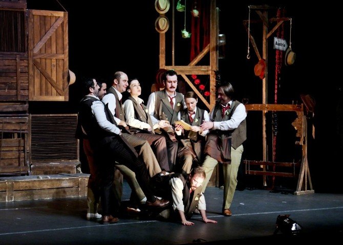Arturo Ui’nin Önlenebilir Tırmanışı İsimli Oyuna Yoğun İlgi