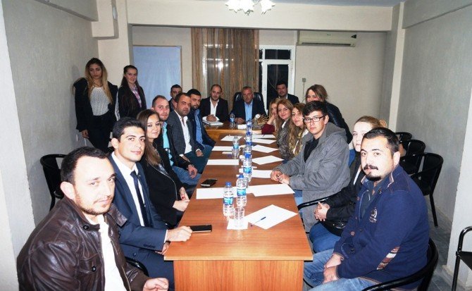 Chp’li Başkandan ’Yorgun Siyasetçilere’ Tavsiye: