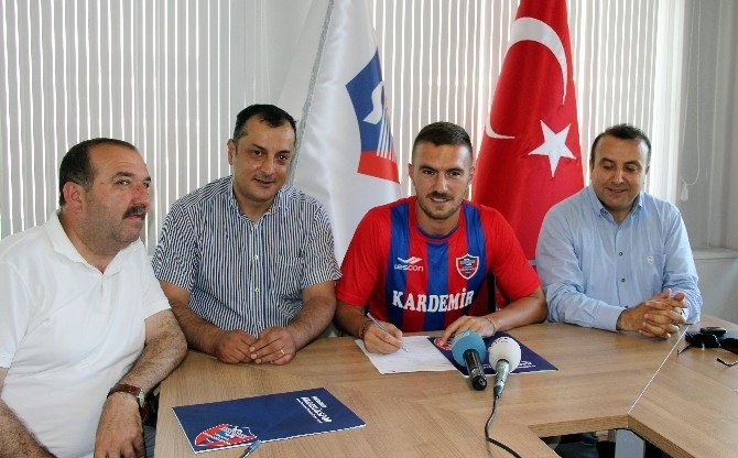 Karabükspor Forvet Hattını Romen Futbolcu İle Güçlendirdi