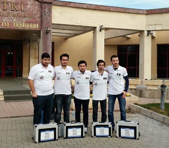 Marmara Üniversite Öğrencileri Robotlarıyla Dereceye Girdi