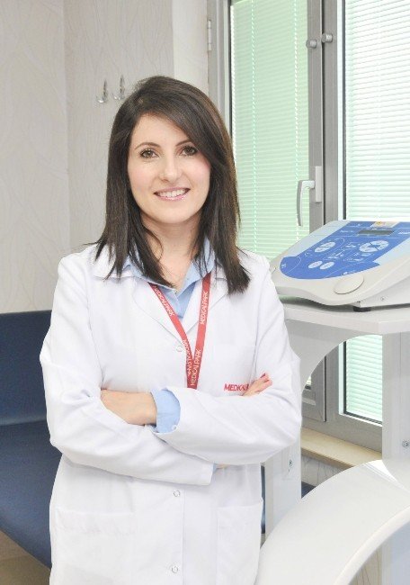 Yüksek Topuklu Ayakkabı Bel Fıtığına Yol Açıyor