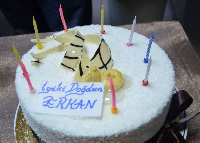 Erkan Kaş’a Sürpriz Doğum Günü Partisi