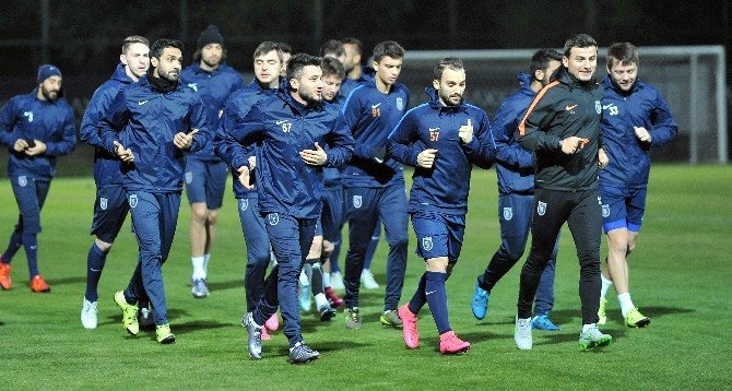 Medipol Başakşehir İkinci Yarı Hazırlıklarını Sürdürüyor