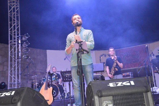 Mehmet Erdem’den Edremit’te Duygusal Konser