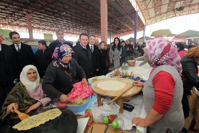 Menderes’te Kurulan Köy Pazarıyla Kadınlara Destek