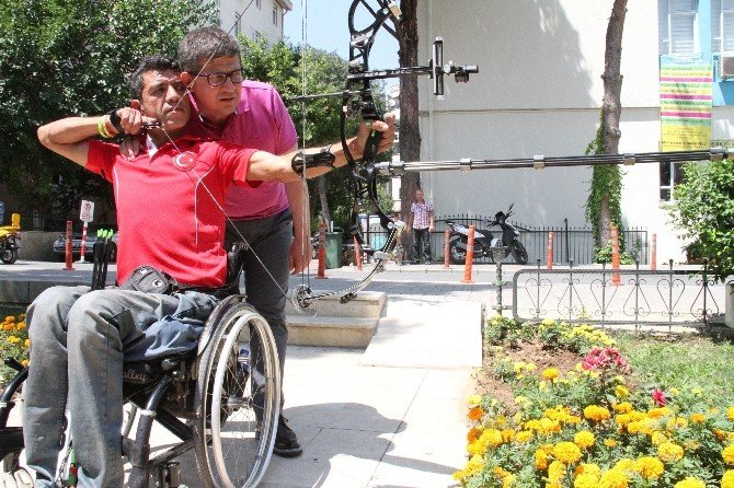 Milli Sporcuya Tam Teşekküllü Tekerlekli Sandalye Desteği