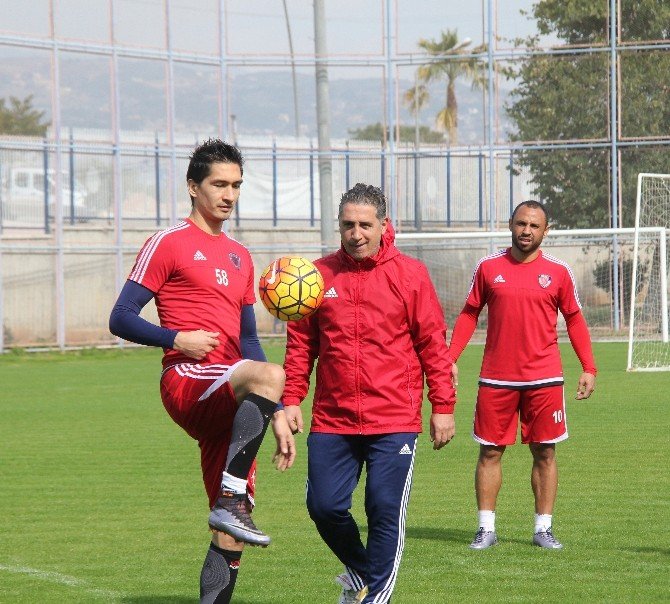 Ümit Özat: "Beşiktaş Maçıyla Çıkışımızı Sürdürmek İstiyoruz"
