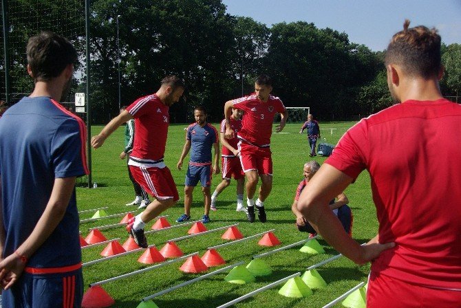 Mersin İdmanyurdu’nun Hollanda Kampı Sürüyor