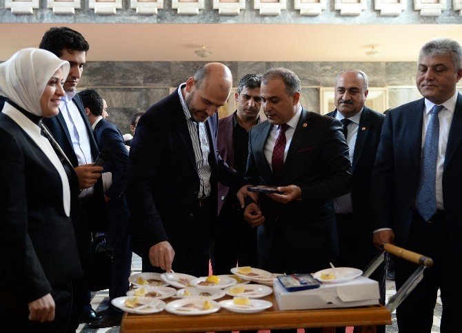 Elazığ Alabalığını Tanıtmak İçin Meclise Getirdi