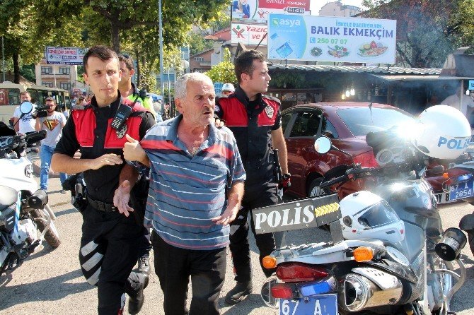 Alkollü Şahısların Bıçaklı Kavgasını Polis Ayırdı