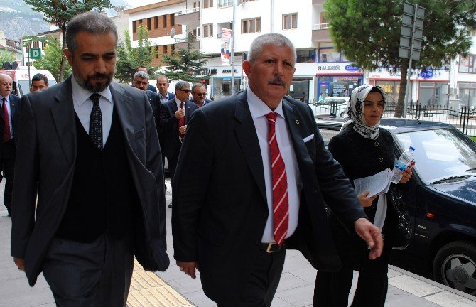 Milletvekili Seçilirse Maaşını Fakirlere Ve Öğrencilere Dağıtacak