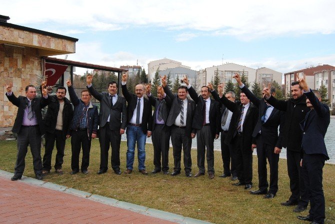 Mhp’de Başkanlar Kılıçları Çekti