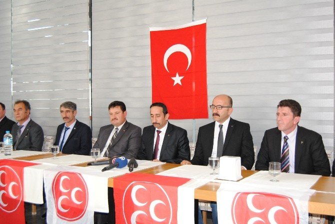 Mhp’de Başkanlar Kılıçları Çekti