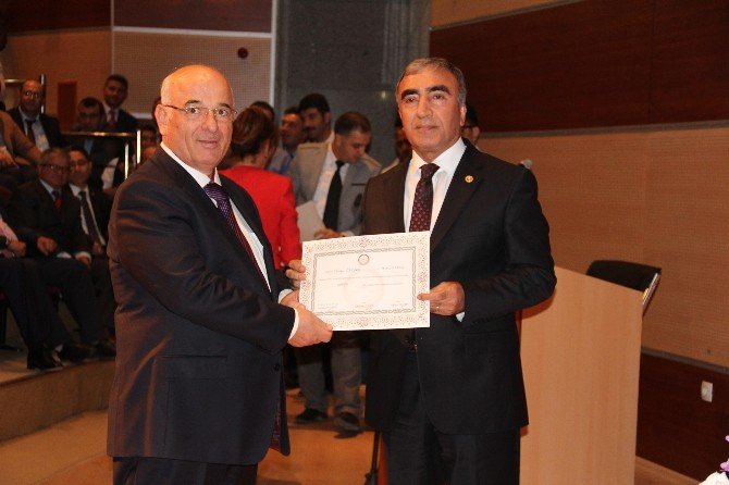 Mersin’de Vekiller Mazbatalarını Birlikte Aldı