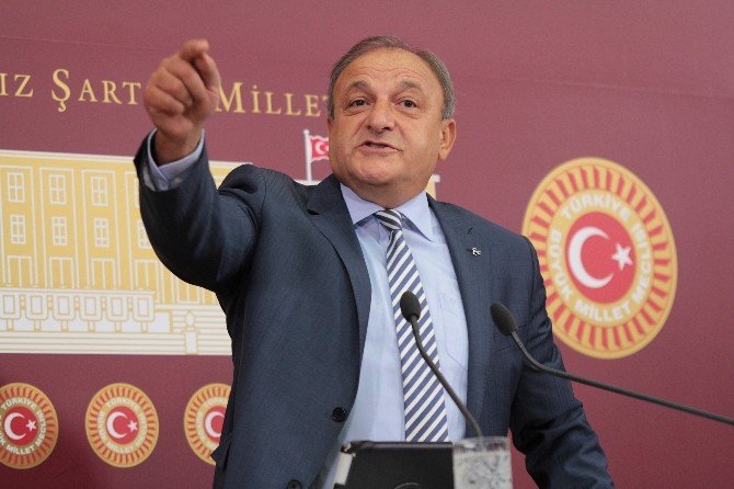 Vural: "Davutoğlu’nun Dertleşebileceği Kimse Yok"