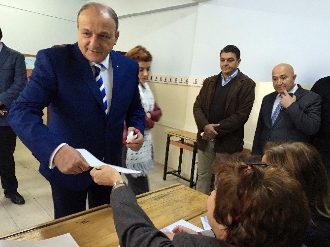Mhp’li Oktay Vural Oyunu Kullandı