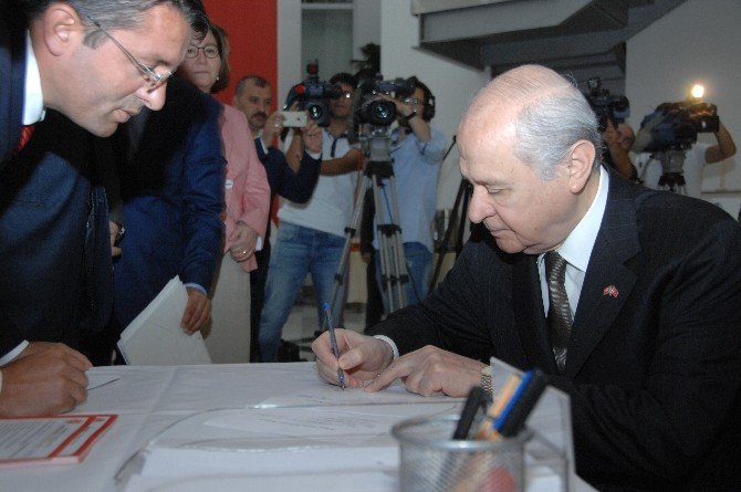 Mhp Lideri Bahçeli 1 Kasım Seçimleri İçin Adaylık Başvurusunu Yaptı