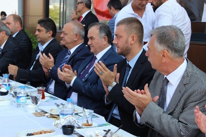 Mhp’li Akçay: “İktidar Partisinin Milletvekilleri Seçim Çalışması Yapamıyor”