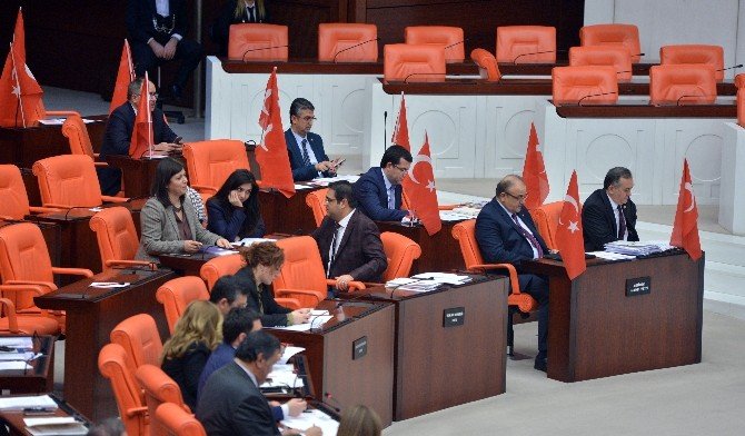Mhp’den Meclis’te Teröre Türk Bayraklı Tepki