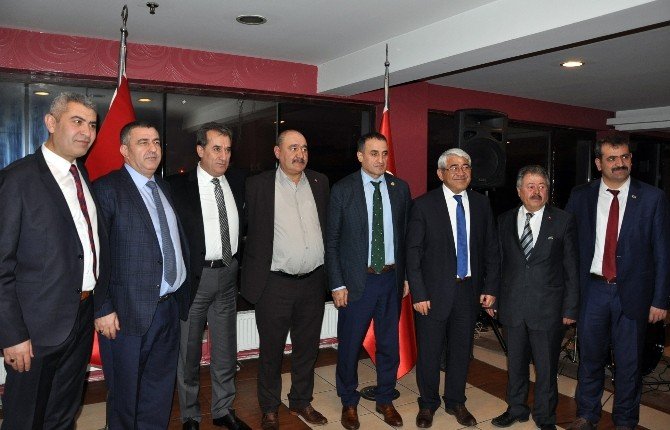Kars’ta Chp’nin İki Belediye Meclis Üyesi Mhp’ye Geçti