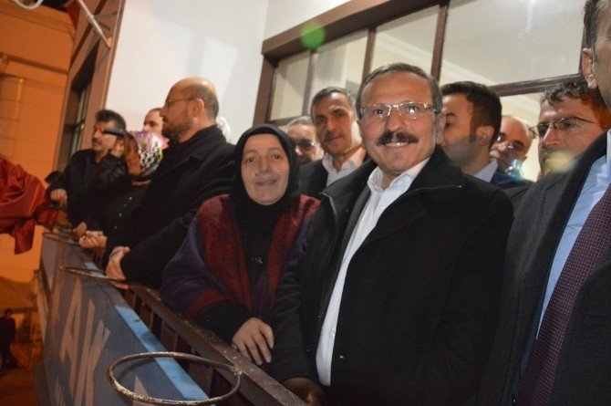 Milletvekili Beyazıt’ı Niksarlı Bağrına Bastı