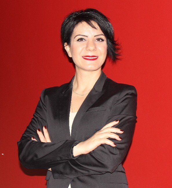 Uğur Okulları Kariler Merkezi Direktörü Kösegil: "Sömestrde Ödev Yok Ama Boş Zaman İyi Değerlendirilmeli"