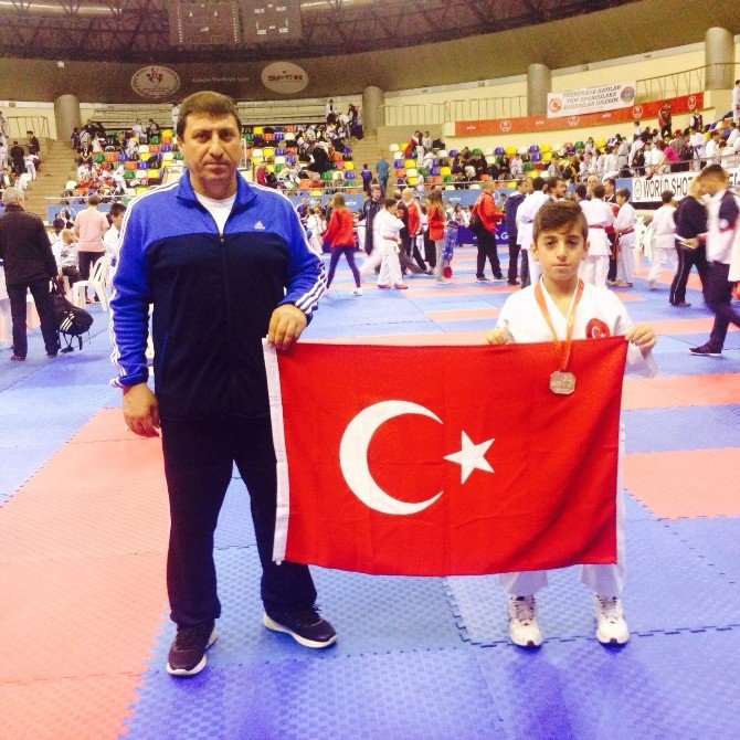 Avrupa Shotokan Şampiyonu Hasan Celal Yıldırım