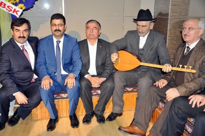 Milli Savunma Bakanı Yılmaz: “Aşık Veysel 78 Milyonun Gönlüne Hitap Etmiştir”