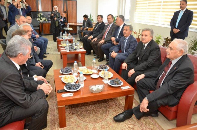 Milli Savunma Bakanı Gönül Erzincan’daki Ziyaretlerine Devam Ediyor