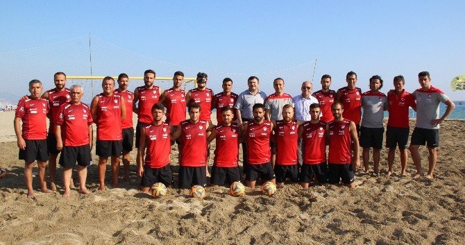 Plaj Milli Futbol Takımı Macaristan’a Hareket Etti