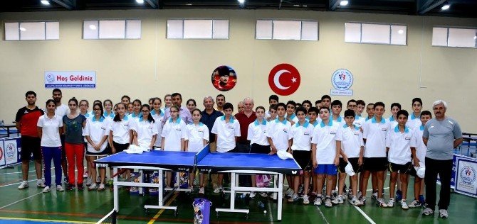 Milli Takım Sporcularına Moral Ziyareti