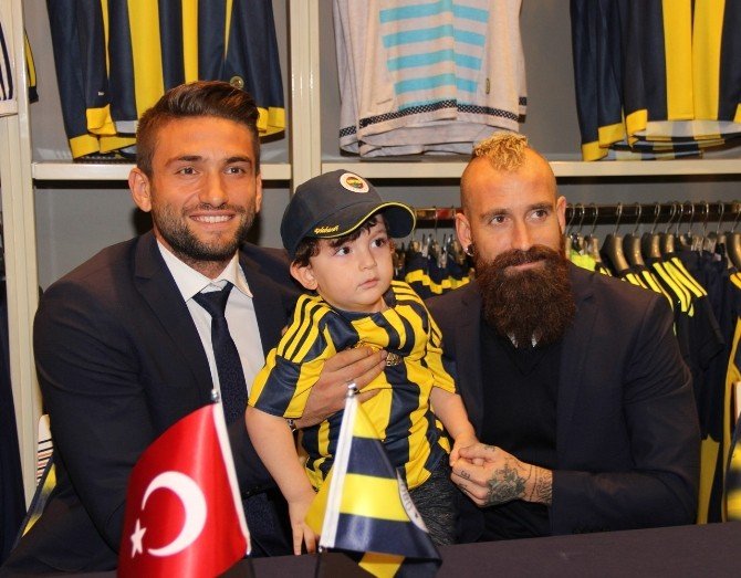 Fenerbahçe’nin Yıldızları Adana’da Taraftarlarıyla Buluştu