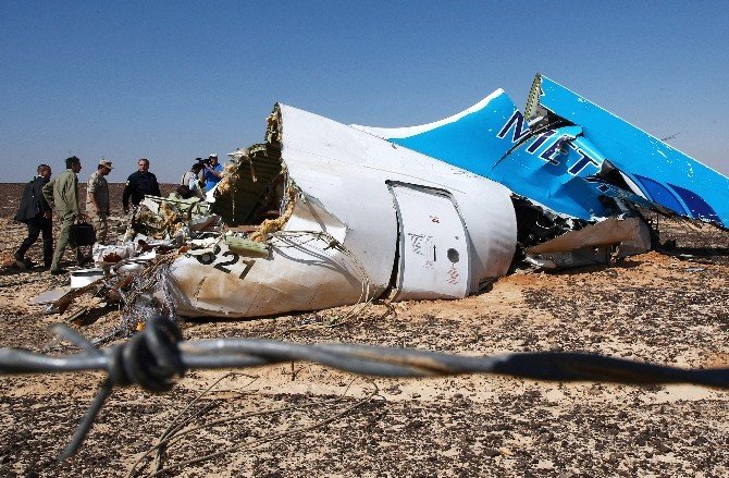 Rus Uçağının Kara Kutusu Bombayı İşaret Ediyor