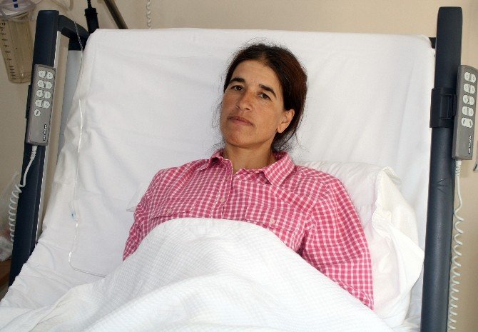 Gaz Şikayetiyle Gitti, Yumurtalığından Dev Kitle Çıktı