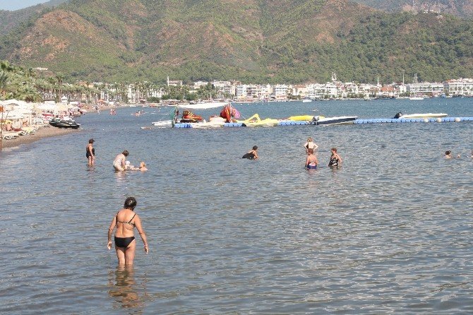 Marmaris Sahillerinde Sezon Sonu Bereketi