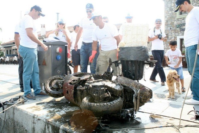 Marmaris’te Denizden Motosiklet Çıktı