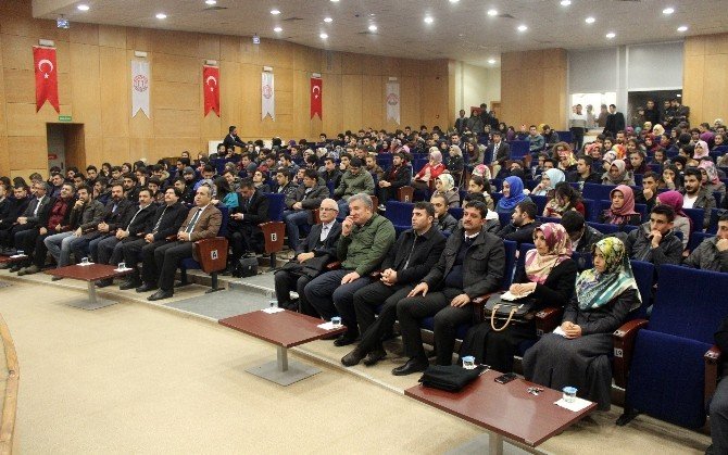 Muş Alparslan Üniversitesi’nde “Sosyal Medya” Konuşuldu