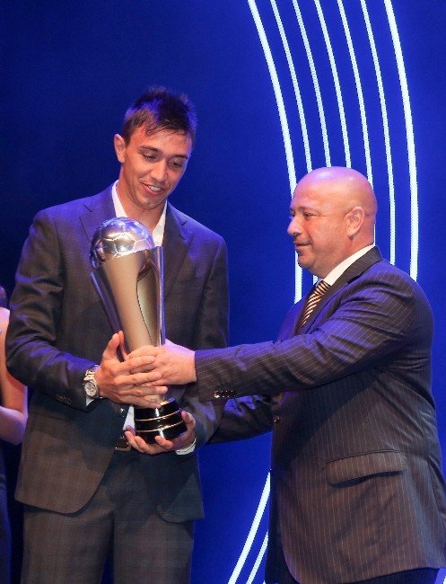 Türkiye Profesyonel Futbolcular Derneği Ödülleri Sahiplerini Buldu