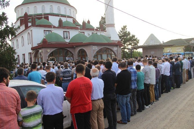 Ak Parti Sakarya Milletvekili Mustafa İsen’in Anne Acısı