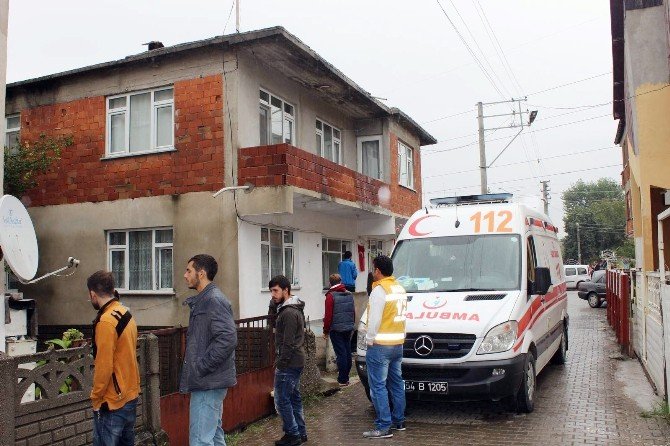 Sakaryalı Şehidin Evi Türk Bayraklarıyla Donatıldı