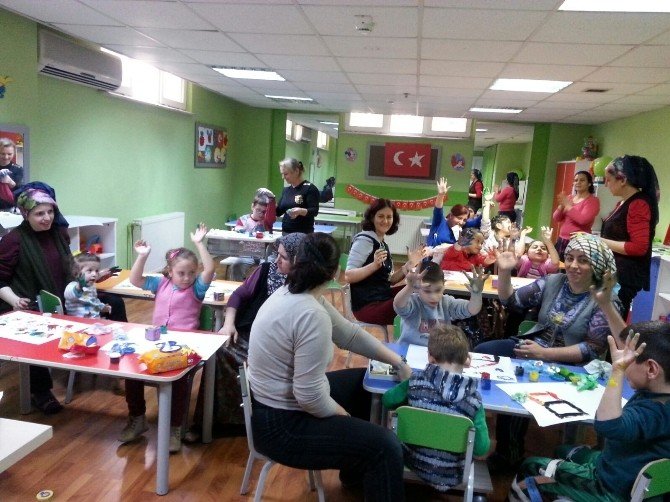 Bu Çocuk Hastanesinde Anneler De Düşünülüyor