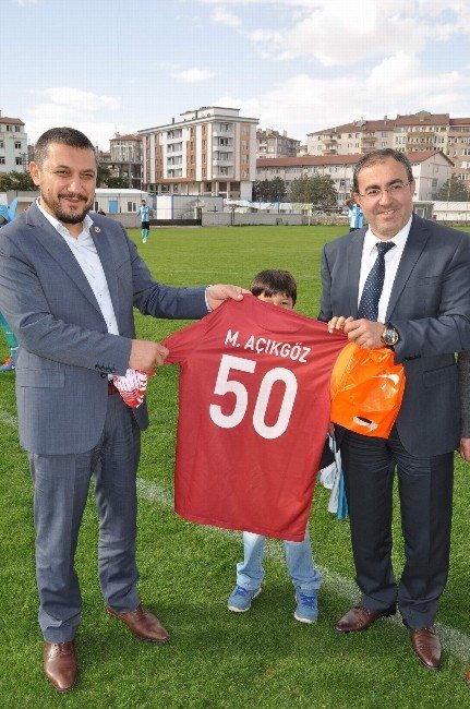 Fenerbahçeli Müdürden Milletvekiline Galatasaray Forması