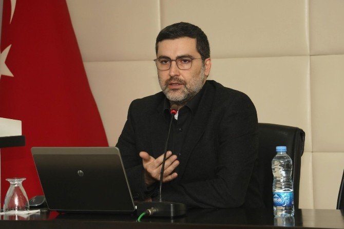 Doç. Dr. Akçay: “2016’da Hükümetler Yılı Kurtarma Mücadelesi Verecek”