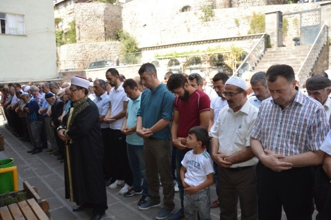 Niksar’da Şehitler İçin Gıyabi Cenaze Namazı Kılındı